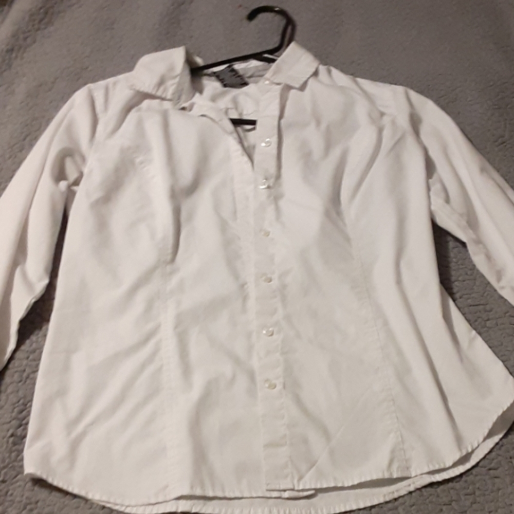 Blouses - Picture 3 of 3